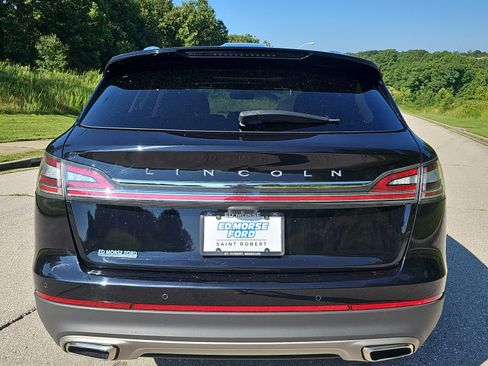 Used 2023 Lincoln Nautilus Reserve w/ Monochromatic Package FWD image 4