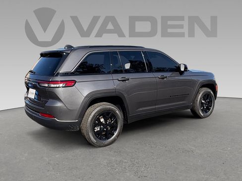 New 2026 Jeep Grand Cherokee Altitude RWD image 16