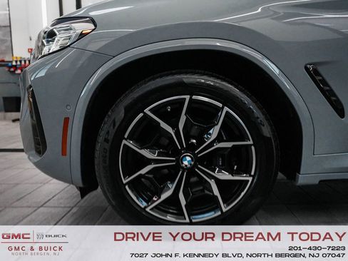 Used 2025 BMW X4 M40i w/ Premium Package image 9