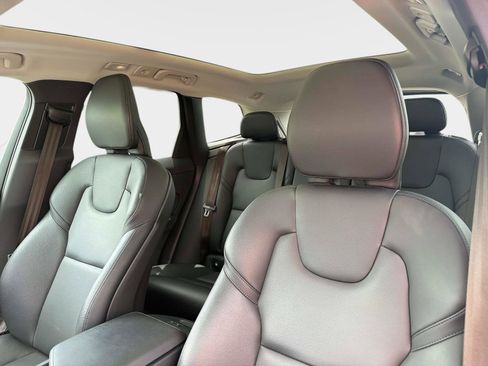 Certified 2025 Volvo XC60 B5 Core AWD/4WD image 19