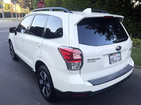 Used 2017 Subaru Forester 2.5i Premium AWD/4WD image 4