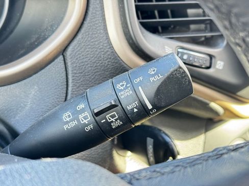 Used 2015 Jeep Cherokee Latitude w/ Cold Weather Group image 28