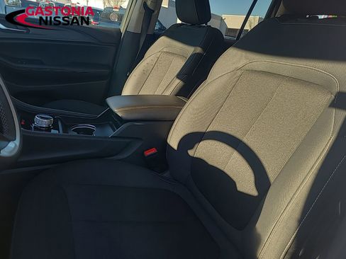 Used 2023 Jeep Grand Cherokee L Laredo image 32