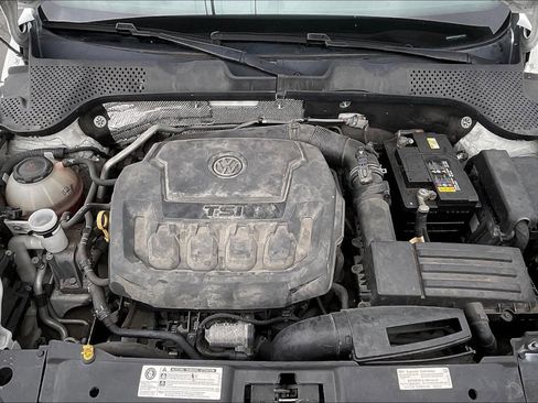 Used 2018 Volkswagen Beetle S image 9