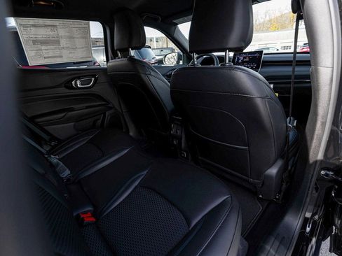 New 2026 Jeep Compass Latitude AWD/4WD image 29