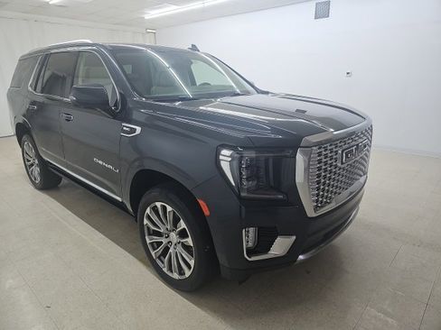 Used 2021 GMC Yukon Denali w/ Denali Premium Package image 15