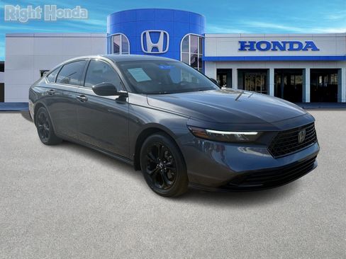 Used 2025 Honda Accord SE image 10