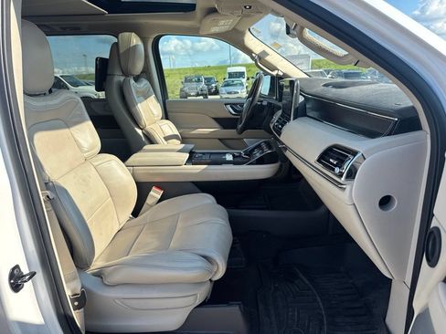 Used 2019 Lincoln Navigator L Reserve AWD/4WD image 5
