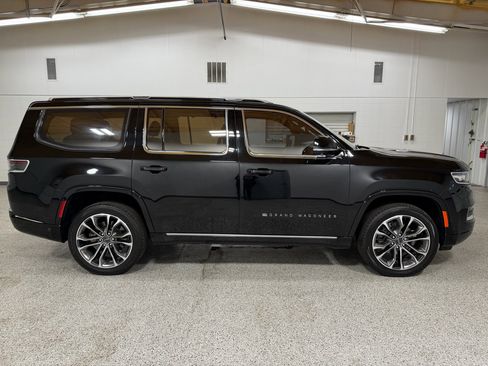 Used 2022 Jeep Grand Wagoneer Series III w/ Rear Seat Video Group 1 image 5