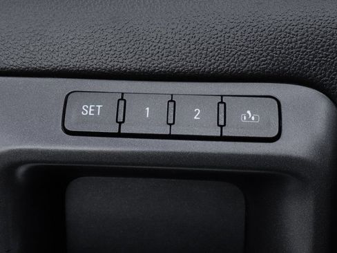 Used 2018 GMC Sierra 1500 SLT AWD/4WD image 16