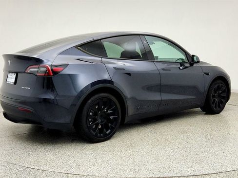 Used 2024 Tesla Model Y Long Range AWD/4WD image 5