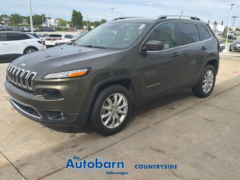 Used 2015 Jeep Cherokee Limited w/ Luxury Group AWD/4WD image 3