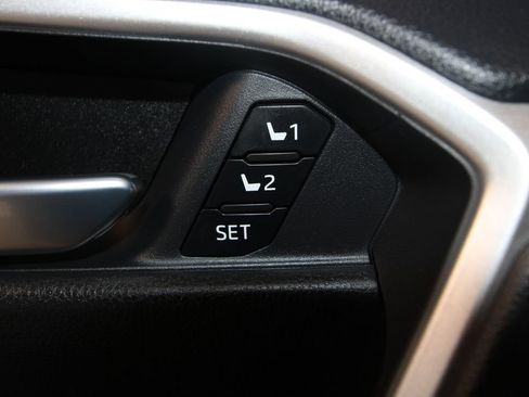 Used 2025 Toyota RAV4 XLE Premium w/ Weather Package AWD/4WD image 9