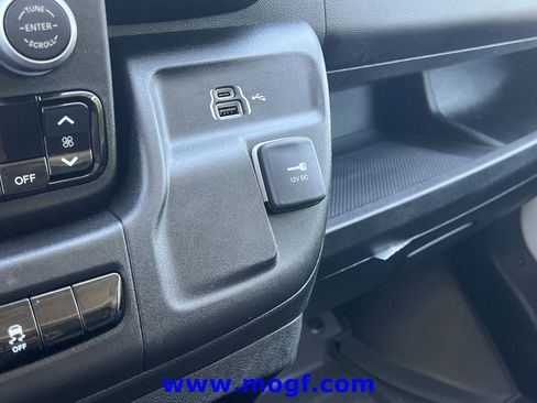Used 2025 RAM ProMaster 2500 w/ Convenience Group FWD image 10