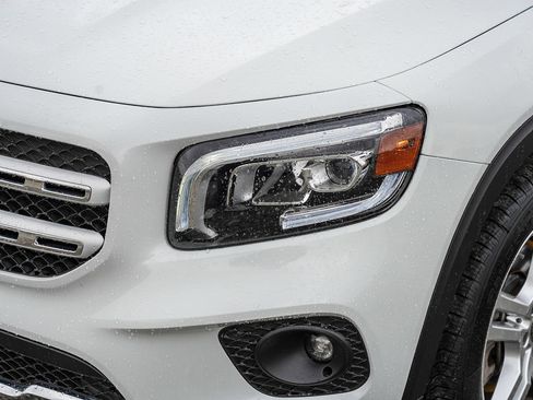Used 2021 Mercedes-Benz GLB 250 4MATIC image 8