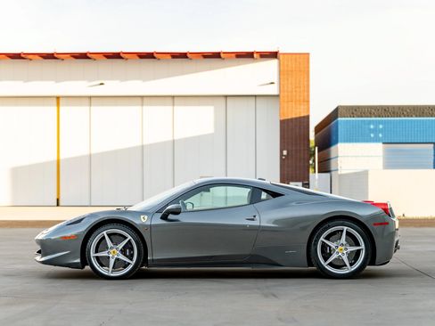 Used 2011 Ferrari 458 Italia Coupe RWD image 5