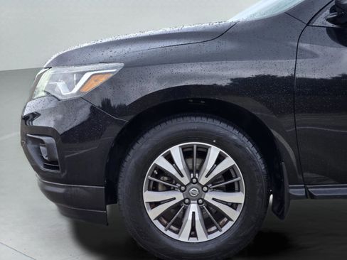 Used 2017 Nissan Pathfinder SV FWD image 29