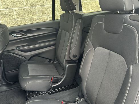 Used 2023 Jeep Grand Cherokee L Laredo w/ Luxury Tech Group I image 31