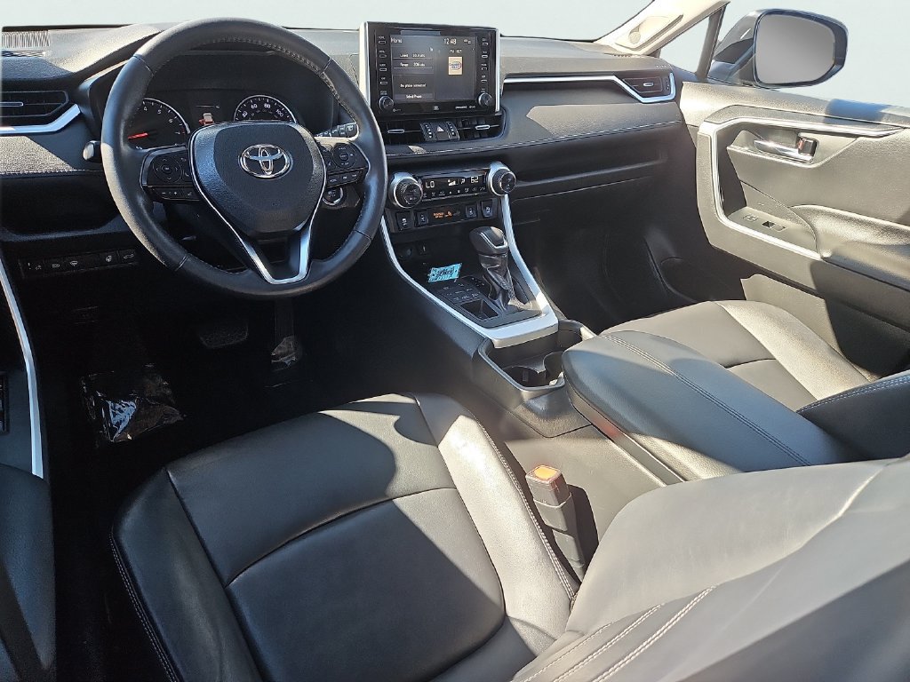 Used 2020 Toyota RAV4 XLE Premium AWD/4WD image 10