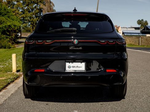 New 2025 Alfa Romeo Tonale Intensa image 4