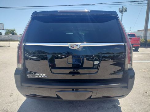 Used 2015 Cadillac Escalade Luxury AWD/4WD image 6