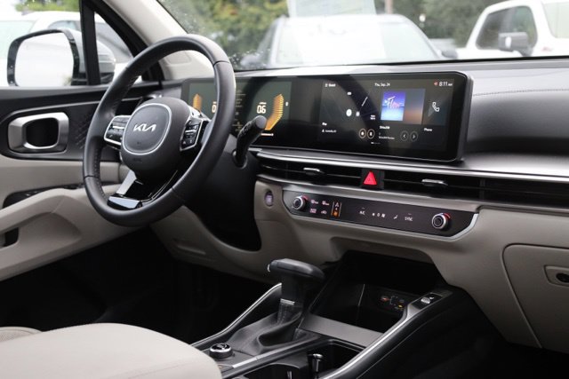 Used 2025 Kia Sorento S w/ Panoramic Sunroof Package FWD image 41