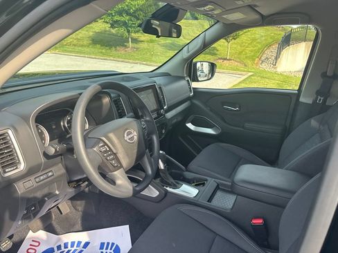 Used 2024 Nissan Frontier SV w/ Tow Package AWD/4WD image 11