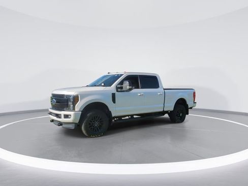 Used 2019 Ford F250 Lariat w/ Lariat Ultimate Package AWD/4WD image 4