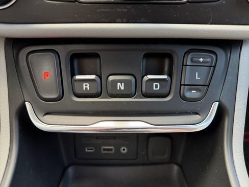 Used 2019 GMC Terrain SLT w/ Preferred Package FWD image 13