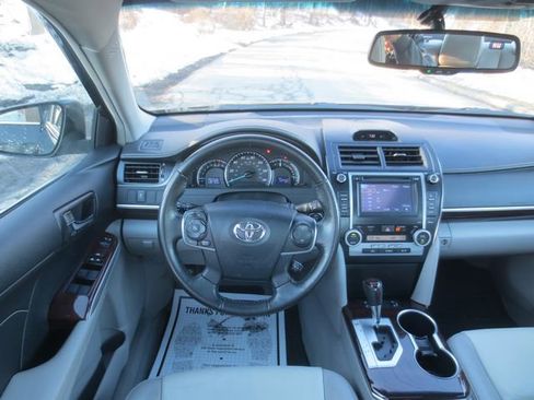Used 2013 Toyota Camry XLE image 9
