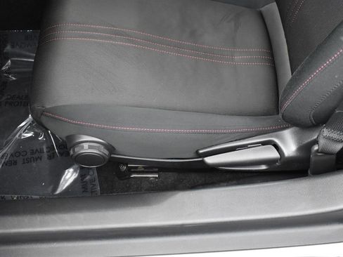 Used 2019 MAZDA MX-5 Miata Club image 13