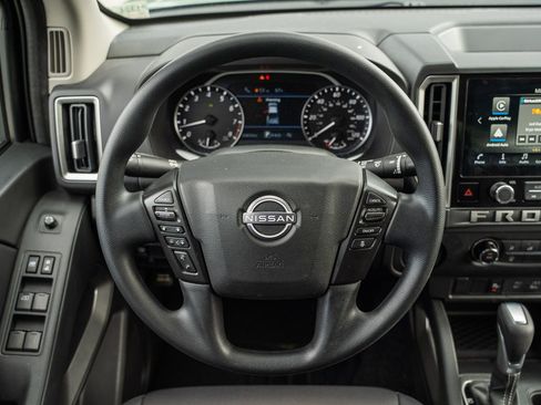 Used 2025 Nissan Frontier SV RWD image 22