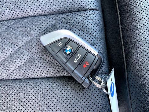 Used 2023 BMW 530i w/ Premium Package RWD image 14