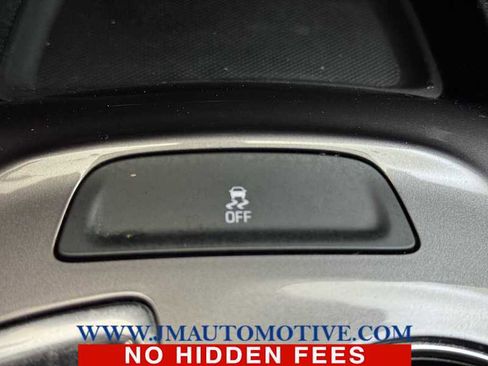 Used 2022 Chevrolet Malibu LT image 32