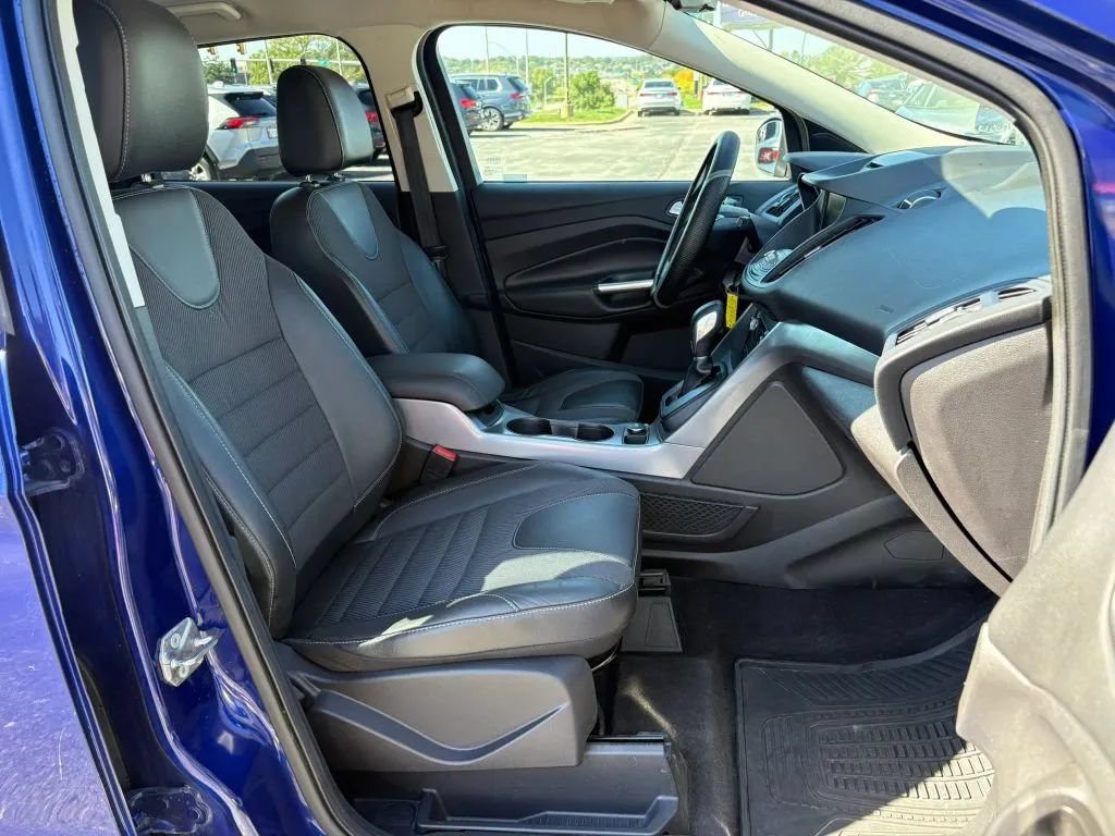Used 2015 Ford Escape SE w/ SE Chrome Package FWD image 16