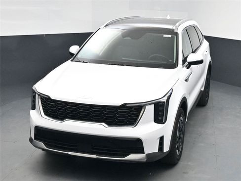 New 2026 Kia Sorento S w/ S Panoramic Sunroof Package image 13