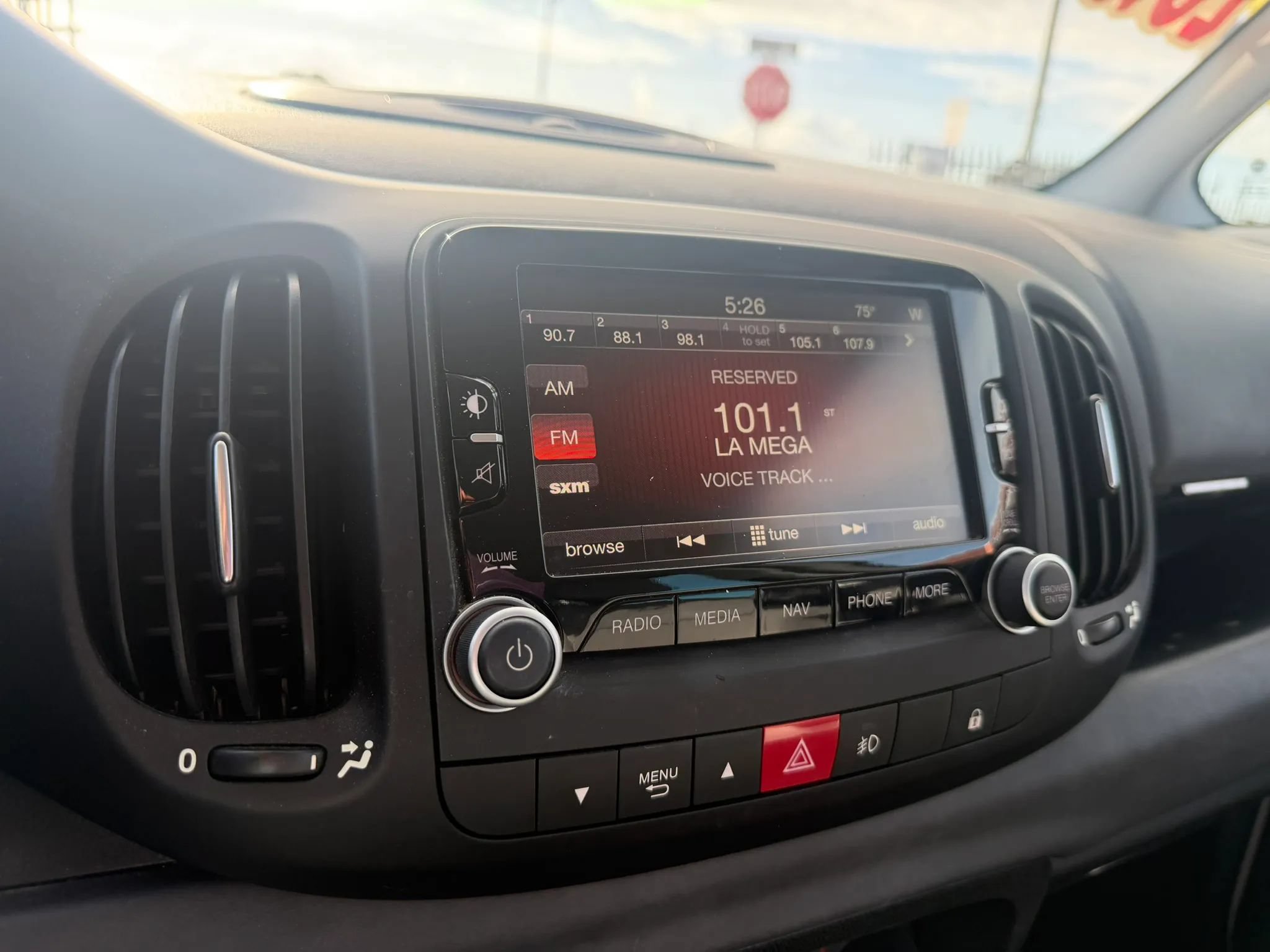Used 2017 FIAT 500L Lounge FWD image 20