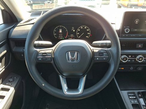 Used 2025 Honda CR-V LX image 20