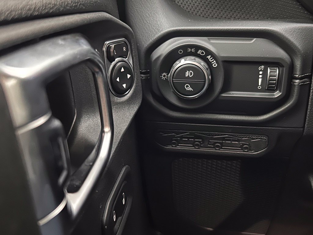 New 2026 Jeep Gladiator Rubicon w/ Technology Group AWD/4WD image 19