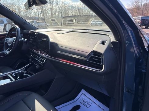 Used 2025 Chevrolet Traverse Z71 w/ Enhanced Driving Package image 21