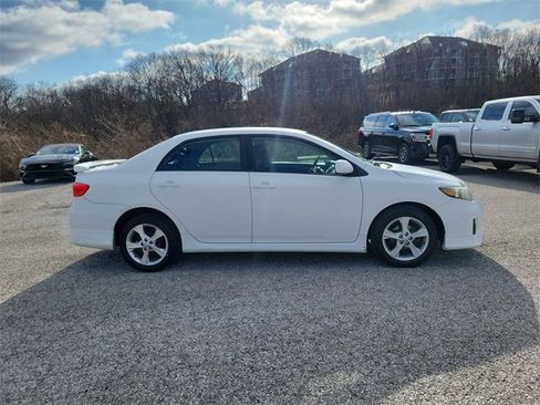Used 2013 Toyota Corolla S image 3