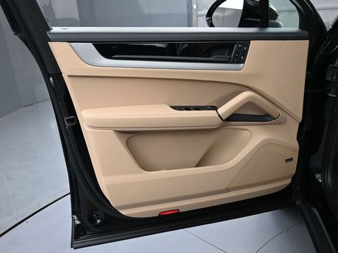New 2026 Porsche Cayenne Coupe AWD/4WD image 15