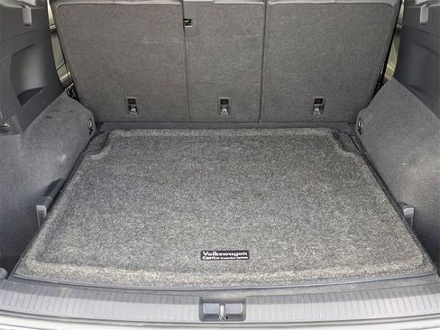 Used 2022 Volkswagen Tiguan SE R-Line image 14