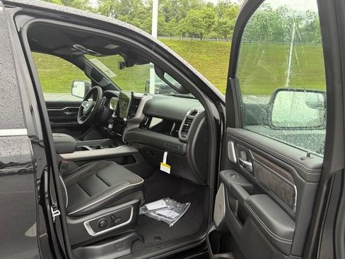 New 2026 RAM 1500 Laramie AWD/4WD image 29