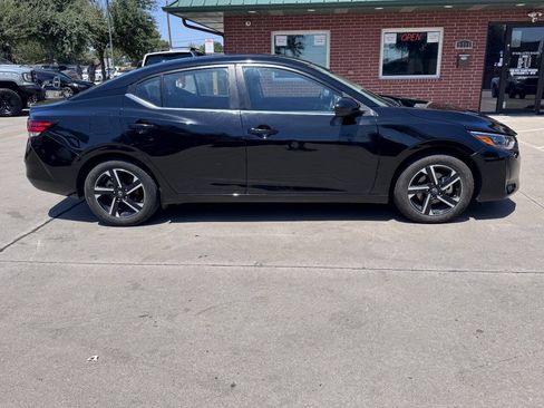 Used 2025 Nissan Sentra SV FWD image 4