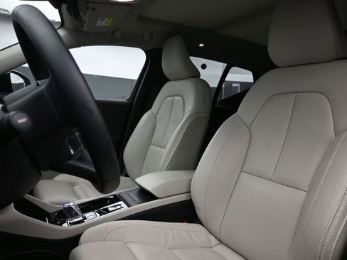 Used 2023 Volvo XC40 B5 Ultimate w/ Climate Package AWD/4WD image 10