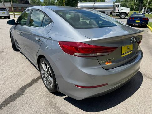 Used 2017 Hyundai Elantra Limited w/ Limited Tech Package 04 FWD image 6