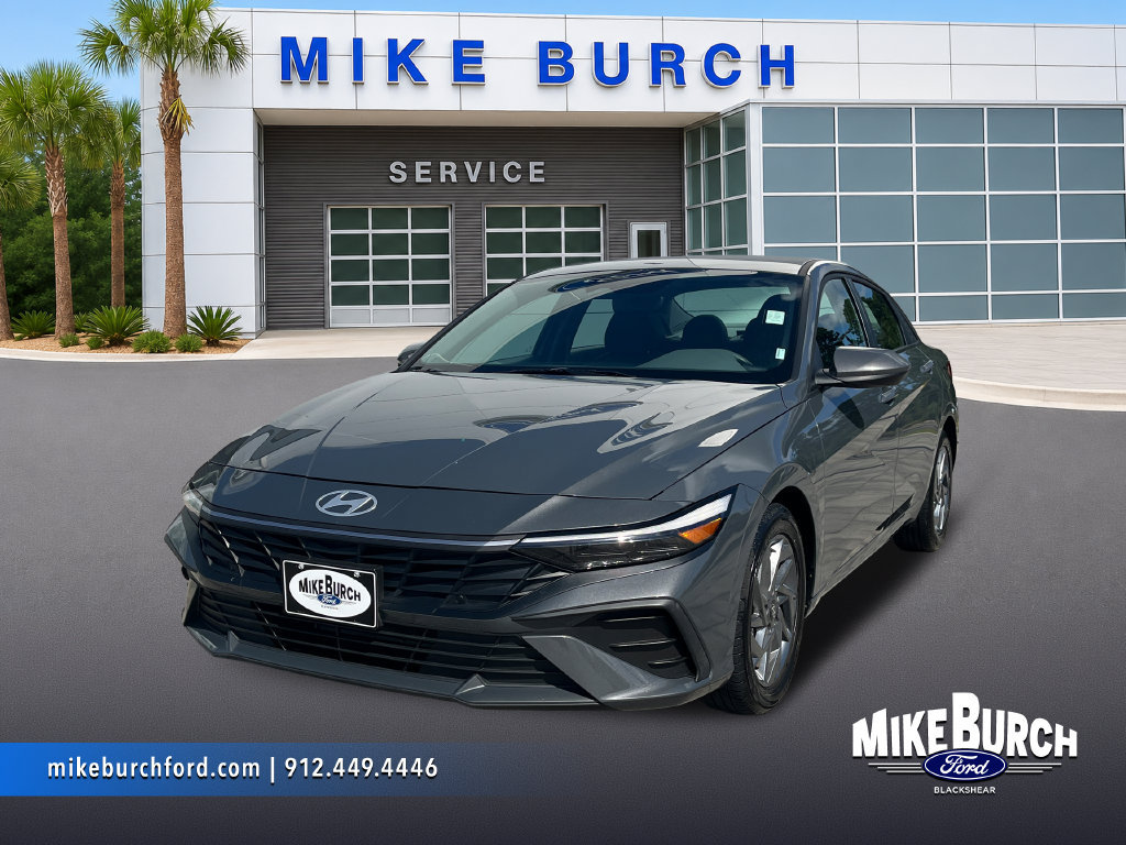 Used 2024 Hyundai Elantra SEL FWD image 1