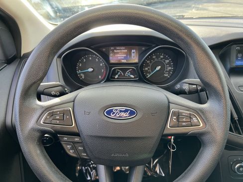 Used 2017 Ford Focus SE image 16