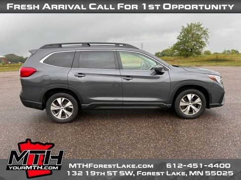 Used 2024 Subaru Ascent Premium AWD/4WD image 1